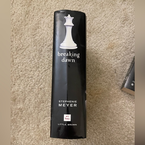 All 4 Twilight books by Stephanie Meyer - Picture 3 of 11